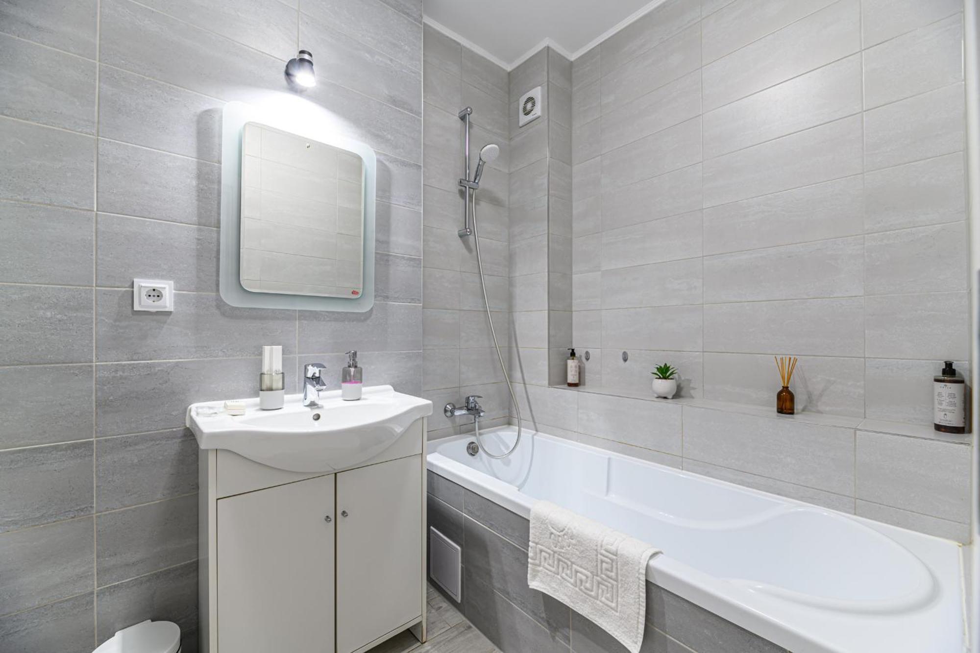 Jad - Comfortable - - Coresi Apartment *