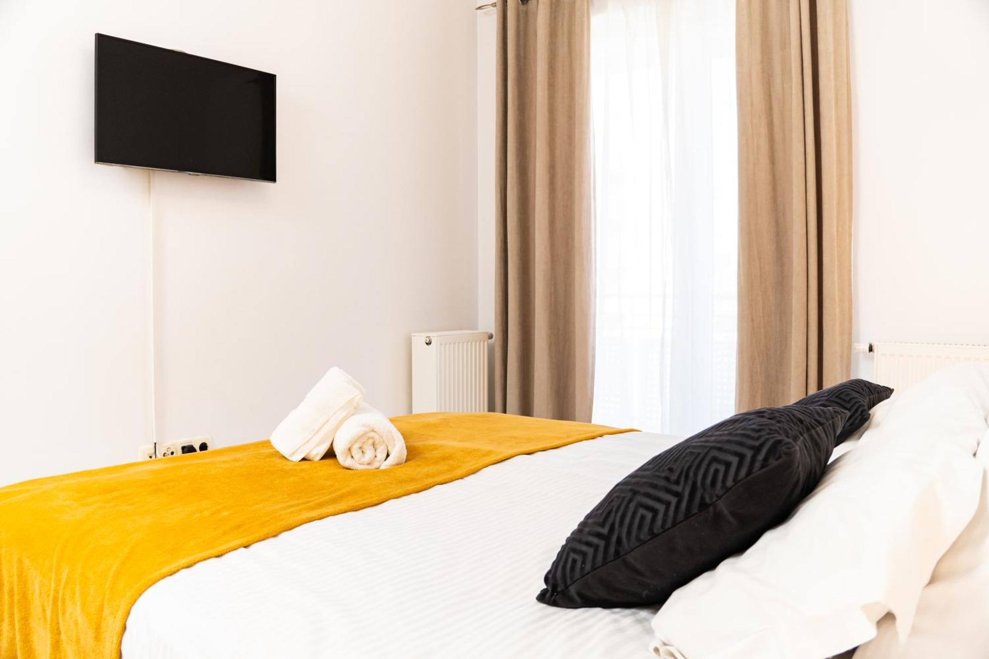 Jad - Comfortable - - Coresi Apartment